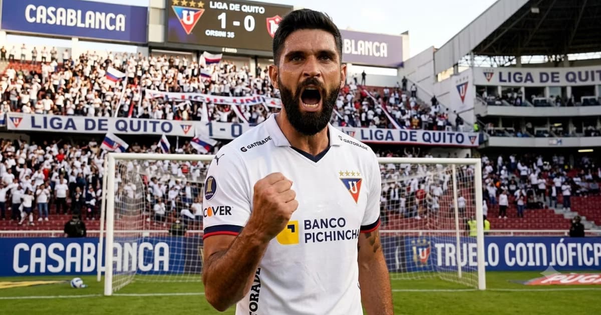 Nicolás Orsini con la camiseta de LDU