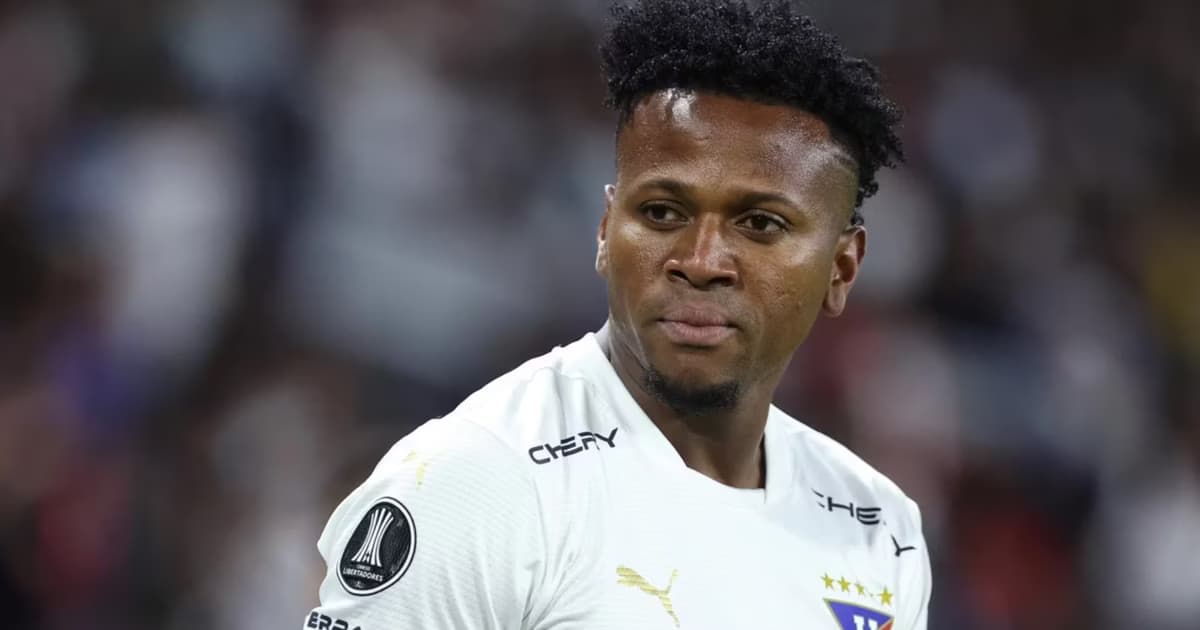 Michael Estrada con la camiseta de LDU