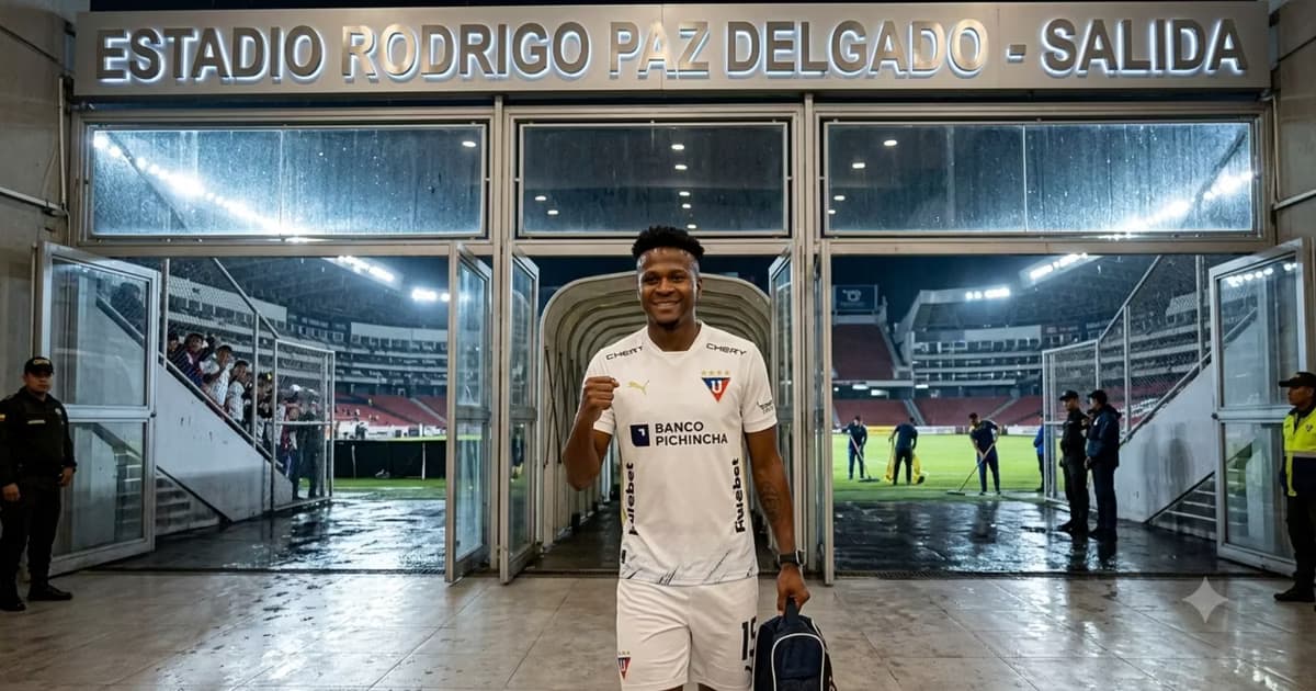 Michael Estrada saliendo de LDU