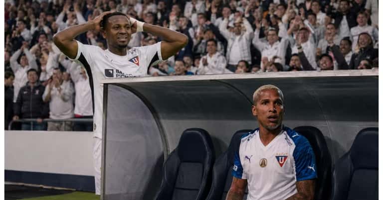 A Deyverson los despidieron con pifias antes Lanús, pero a Michael Estrada lo aplaudieron los hinchas de LDU