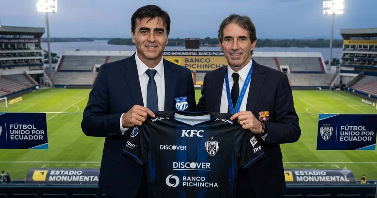 Gustavo Quinteros y Guillermo Almada con la camiseta de IDV