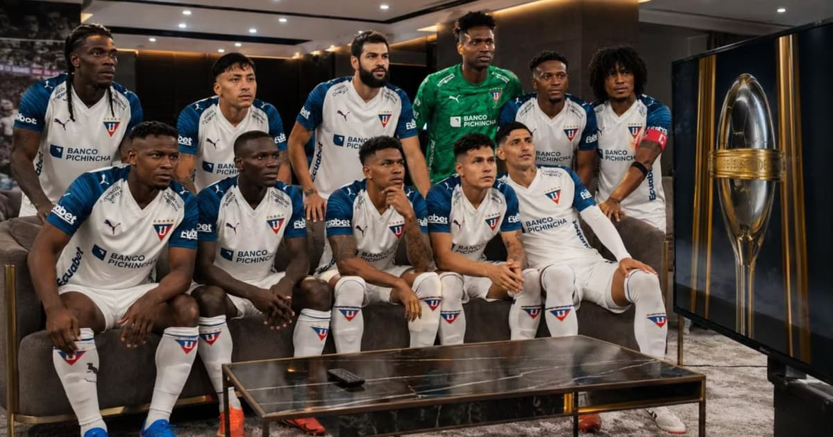 La plantilla de LDU atenta a la TV