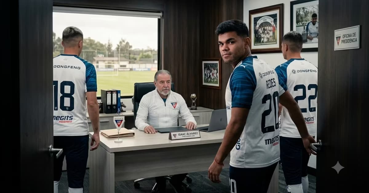 Rodney Redes y dos jugadores en la oficina de Isaac Álvarez