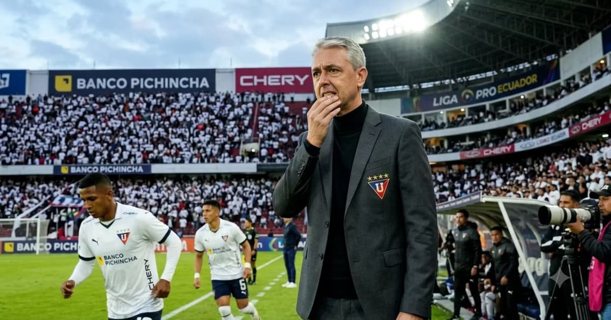 Tiago Nunes dirigiendo a LDU