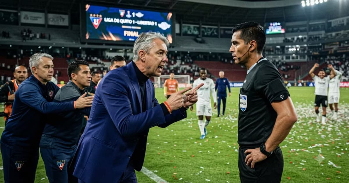 Tiago Nunes reclamando al árbitro
