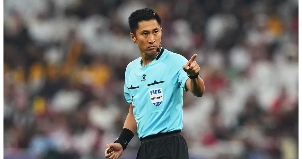 El arbitro chino Ma Ning