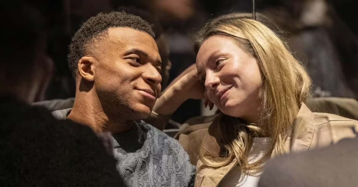 Mbappé y Ester Expósito juntos