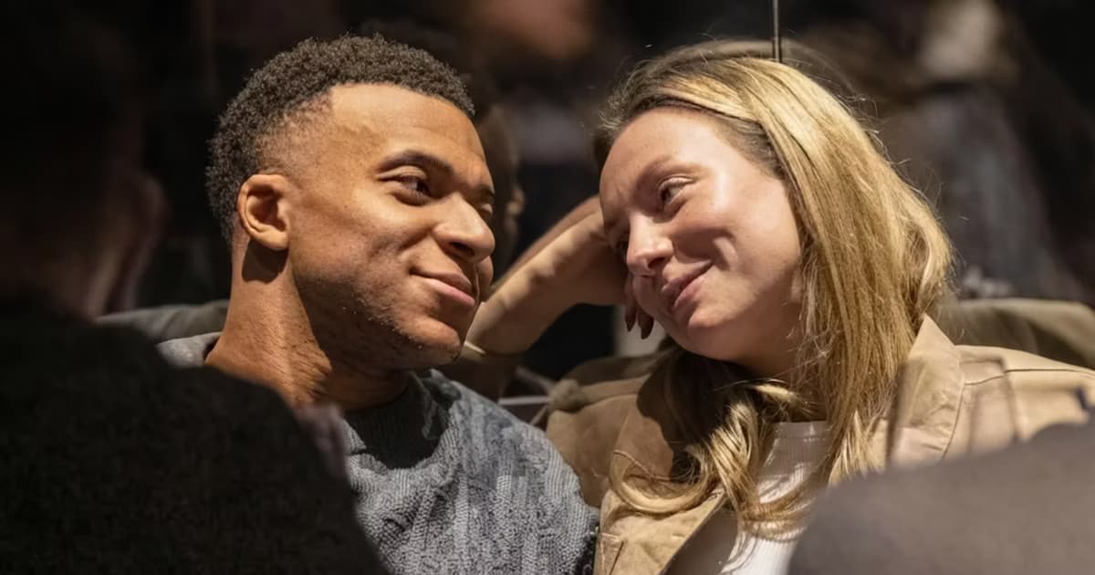 Mbappé y Ester Expósito juntos