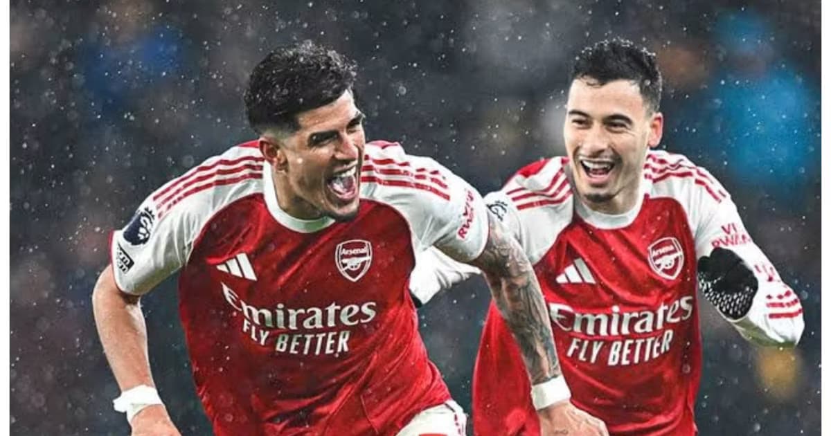 Hincapié y Matinelli con el Arsenal