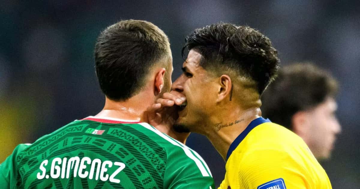 Piero Hincapié y Santiago Giménez