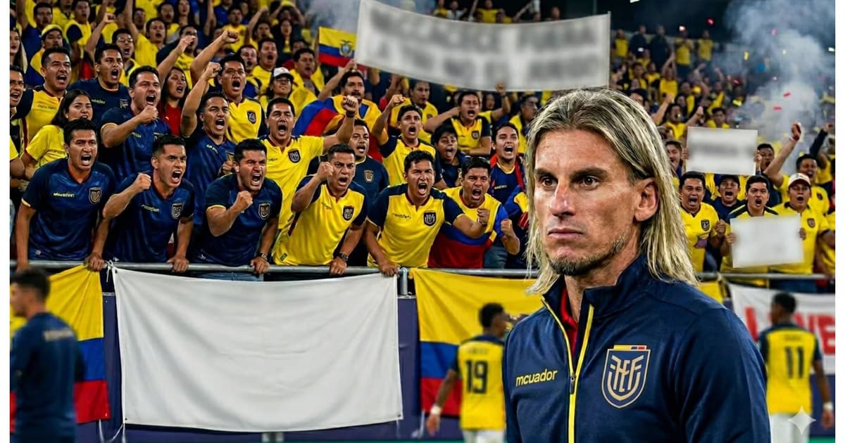Sebastián Beccacece y la hinchada ecuatoriana