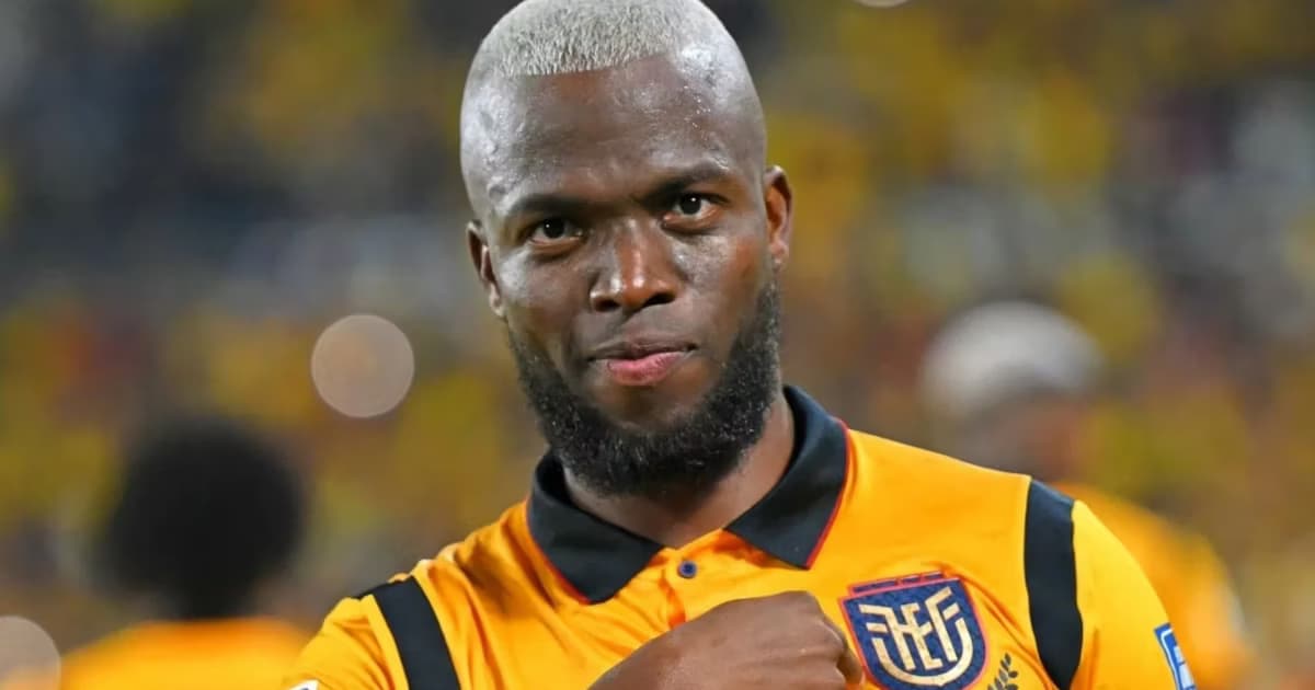 Enner Valencia con la camiseta de la TRI