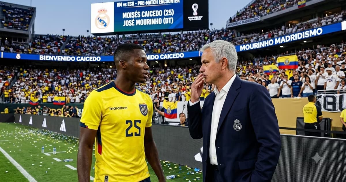 Moisés Caicedo y José Mourinho hablando
