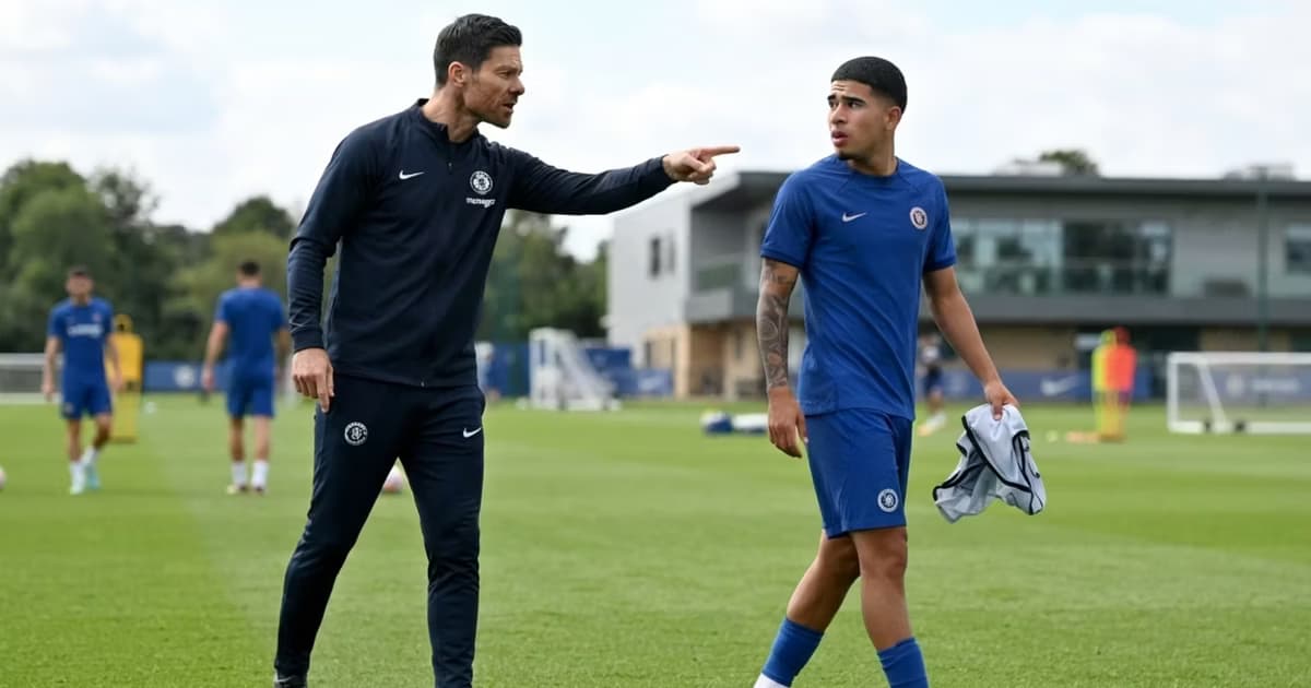 Kendry Páez y Xabi Alonso en el entrenamiento del Chelsea