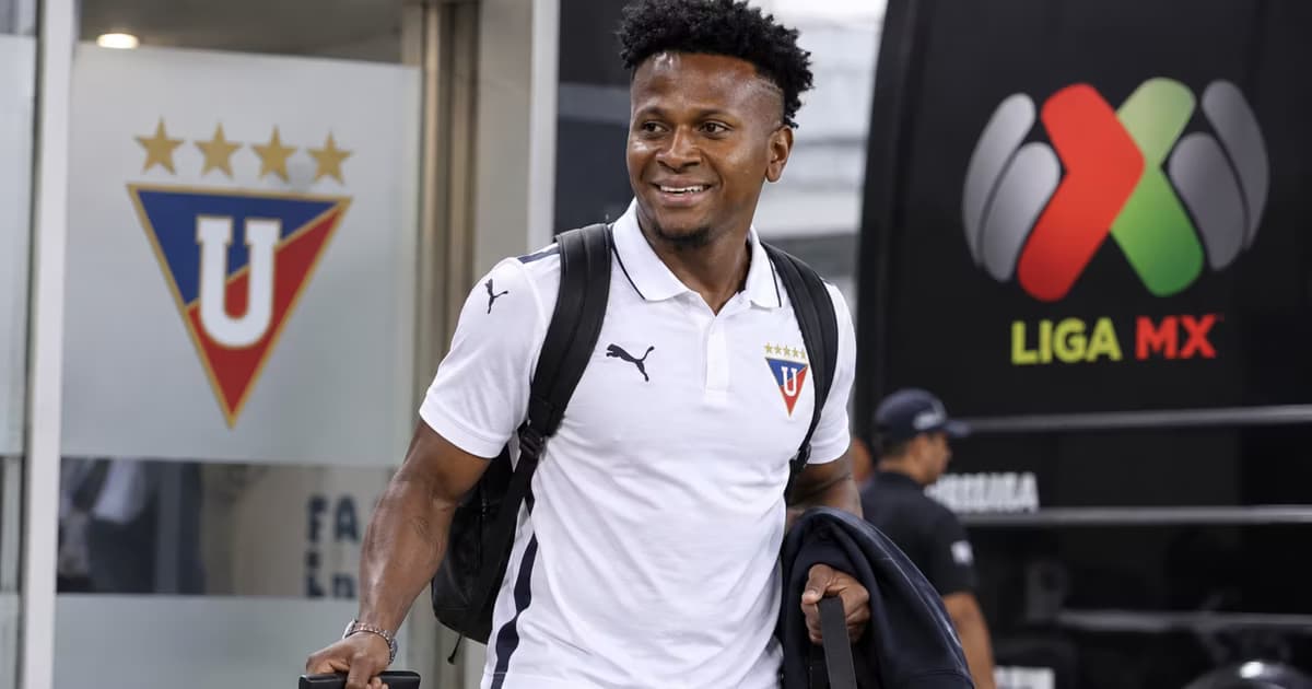 Michael Estrada saliendo de LDU