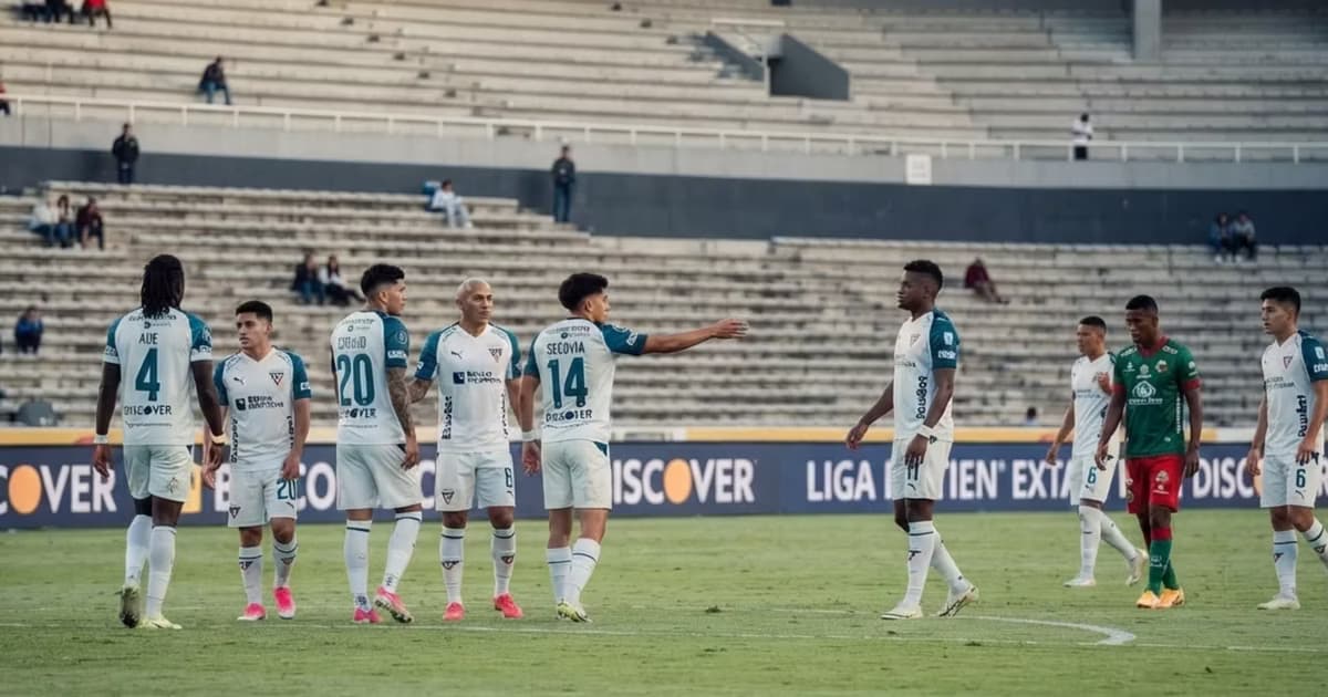 El estadio de Liga de Quito semi vacío