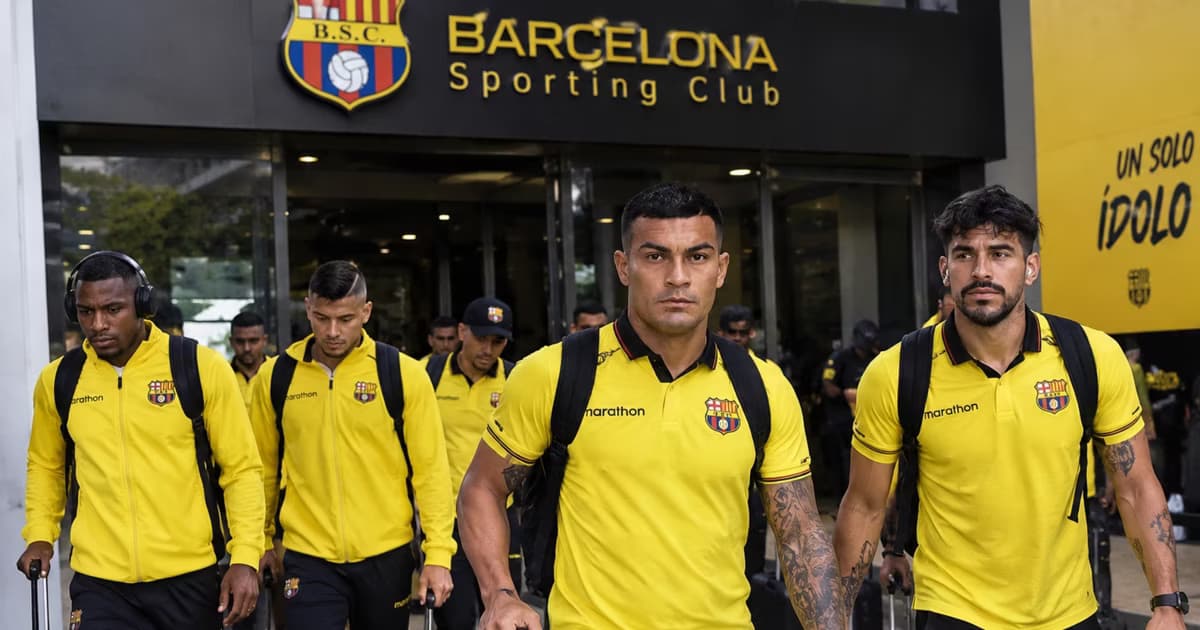 Los jugadores de Barcelona SC saliendo del equipo