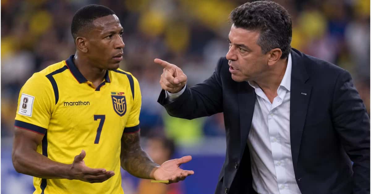 Pervis Estupiñán junto a Marcelo Gallardo