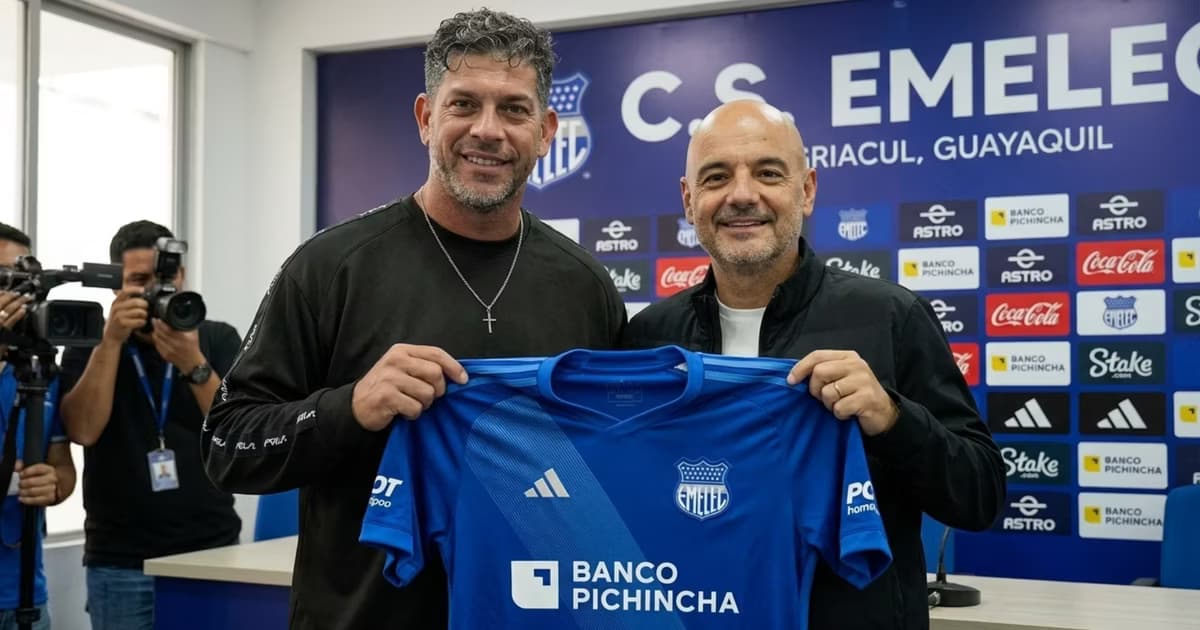 Sergio Gómez y Favio Orsi con la camiseta de Emelec