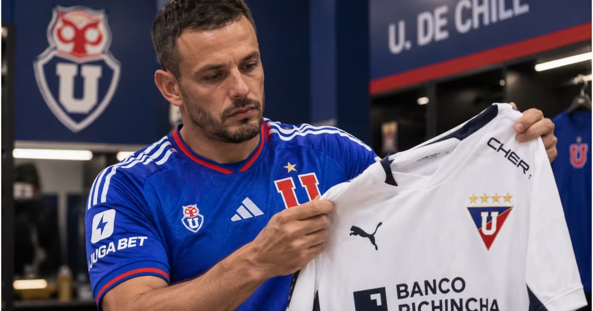 Octavio Rivero con la camiseta de LDU
