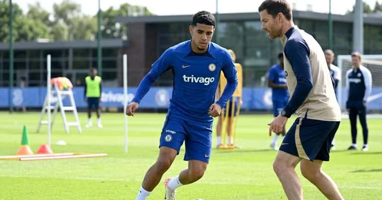 Chelsea define dos planes para Kendry Páez y uno contempla venderlo definitivamente