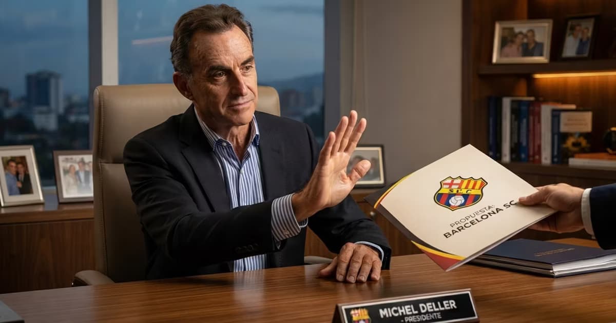 Michel Deller rechazando a Barcelona SC