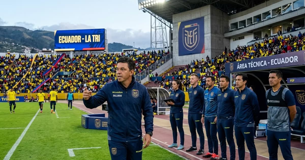 Marcelo Gallardo como DT de la TRI junto a su cuerpo técnico