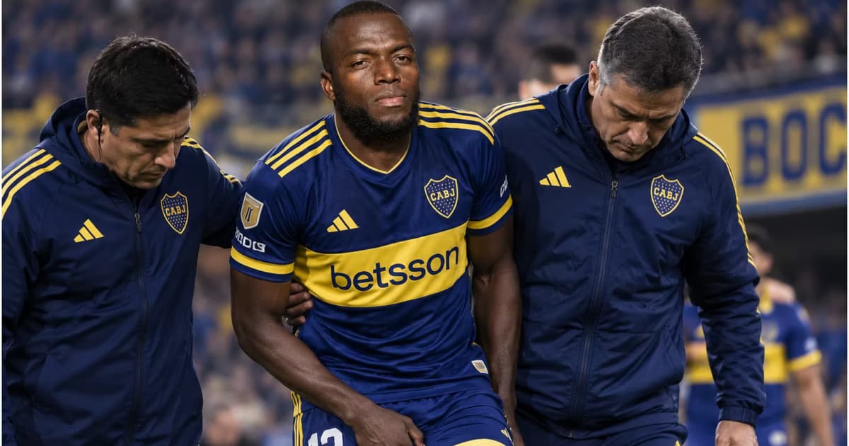 Enner Valencia saliendo lesionado