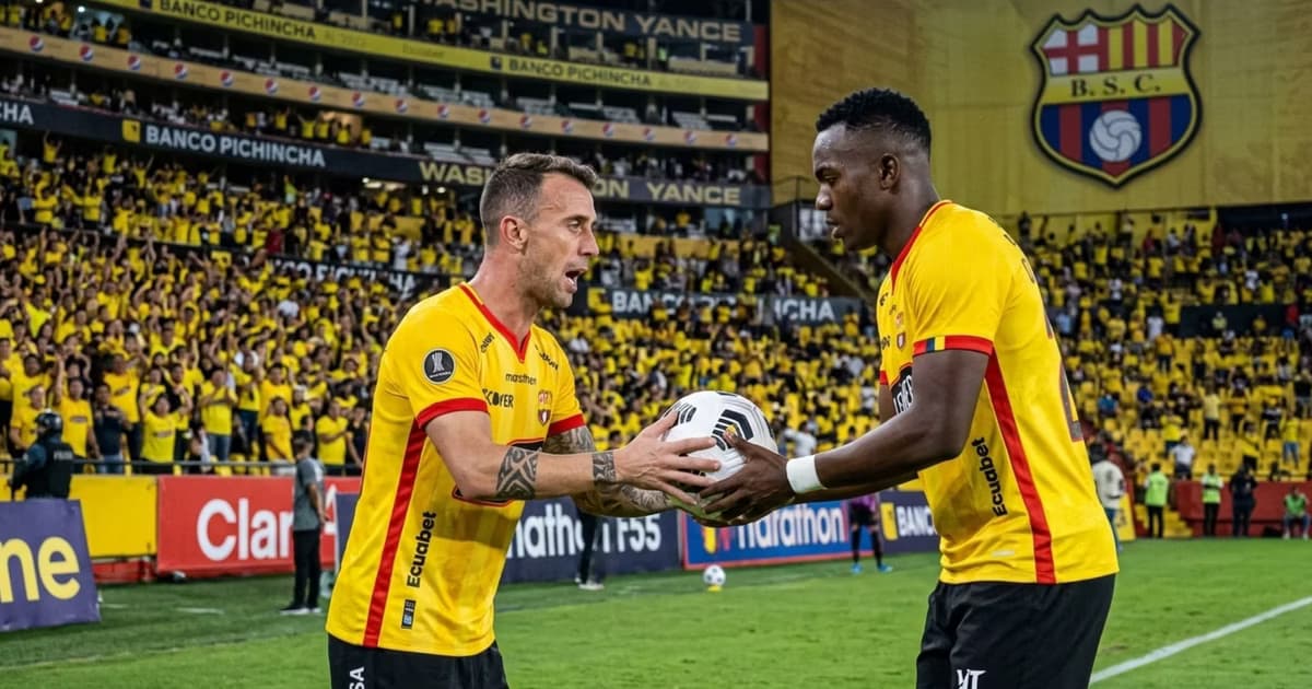 Damián Díaz le da el balón a Jhonny Quiñonez