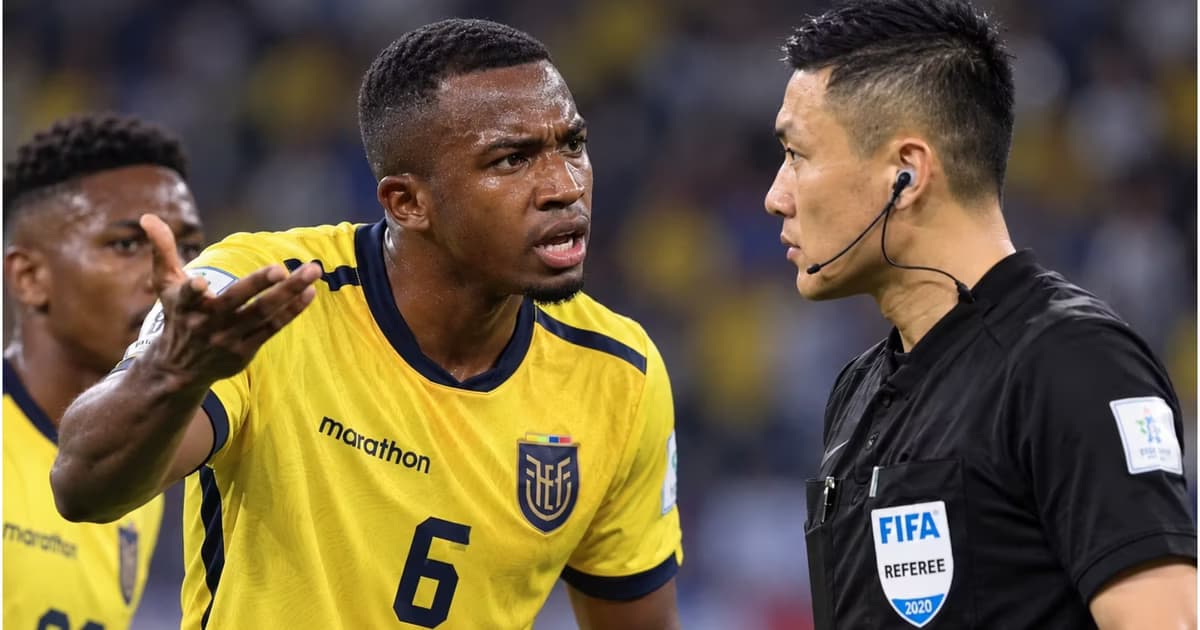 Willian Pacho muy enojado con Shen Yinhao árbitro del partido