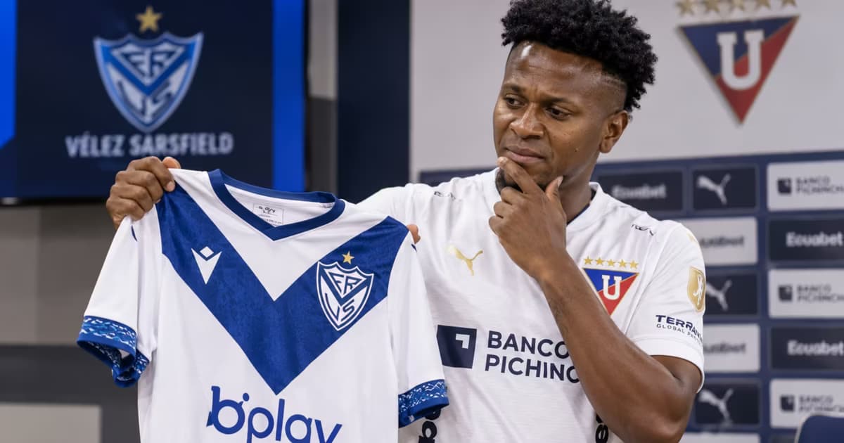Michael Estrada y la camiseta de Vélez