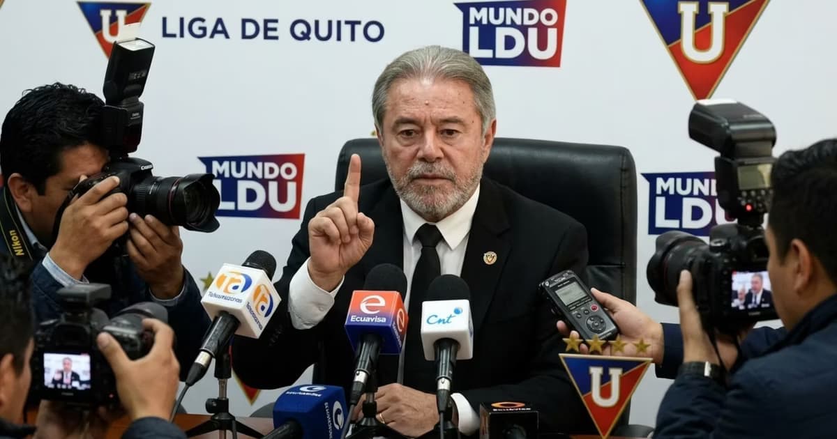 Isaac Alvarez ante los medios