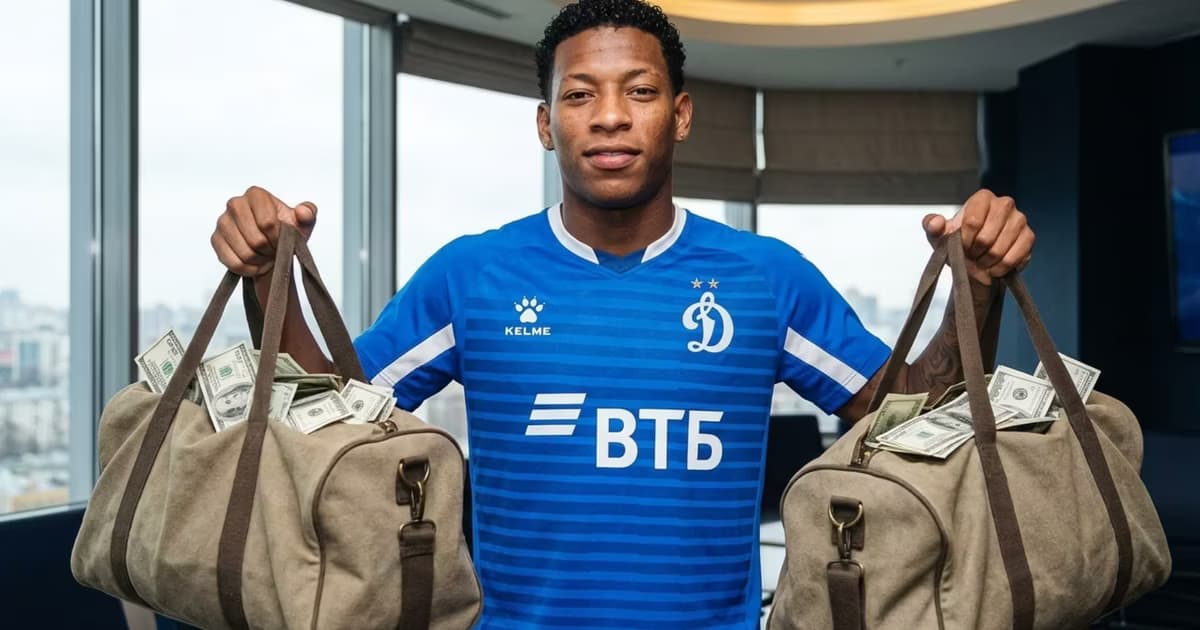 Gonzalo Plata con la camiseta del Dinamo de Moscú y con mucho dinero