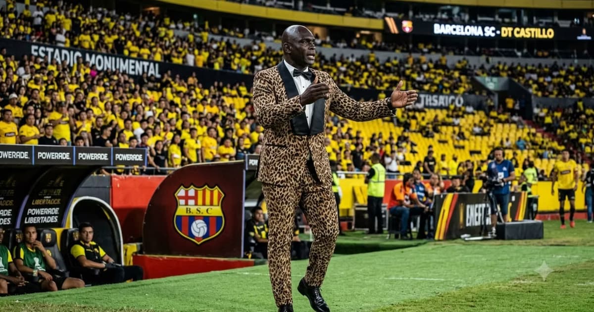 Segundo Alejandro Castillo dirigiendo a Barcelona SC