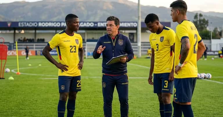 Por qué Marcelo Gallardo aceptaría reducir su salario a la mitad para dirigir a Ecuador