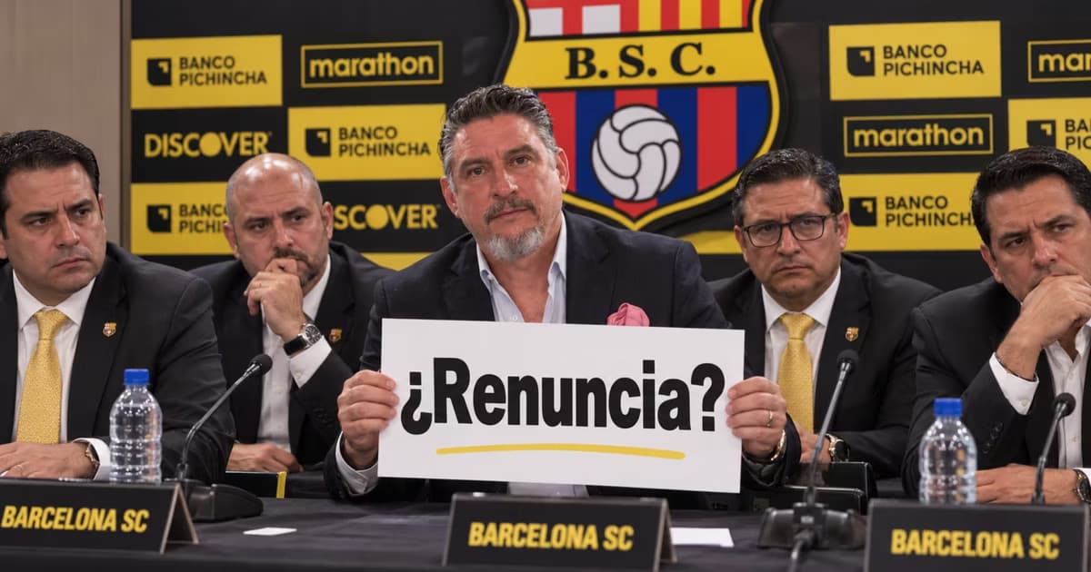 Miguel Montalvo y su directiva