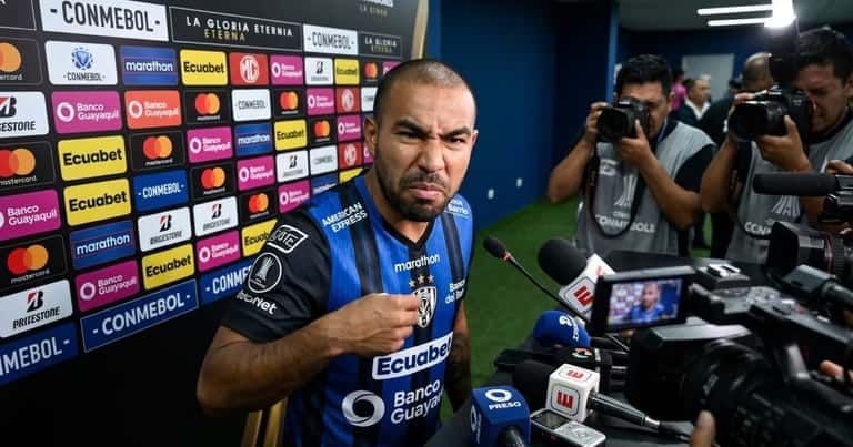 Junior Sornoza tras perder ante Barcelona: "Ustedes como periodistas buscan la polémica"
