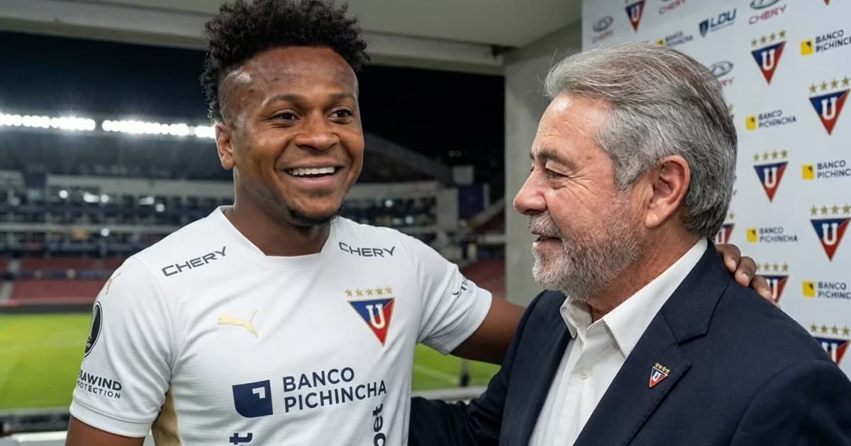 Michael Estrada e Isaac Alvarez en LDU