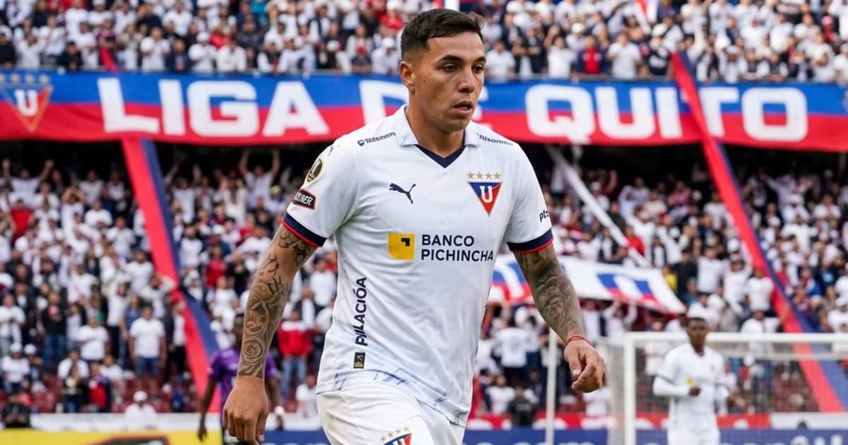 Renzo Saravia con la camiseta de LDU