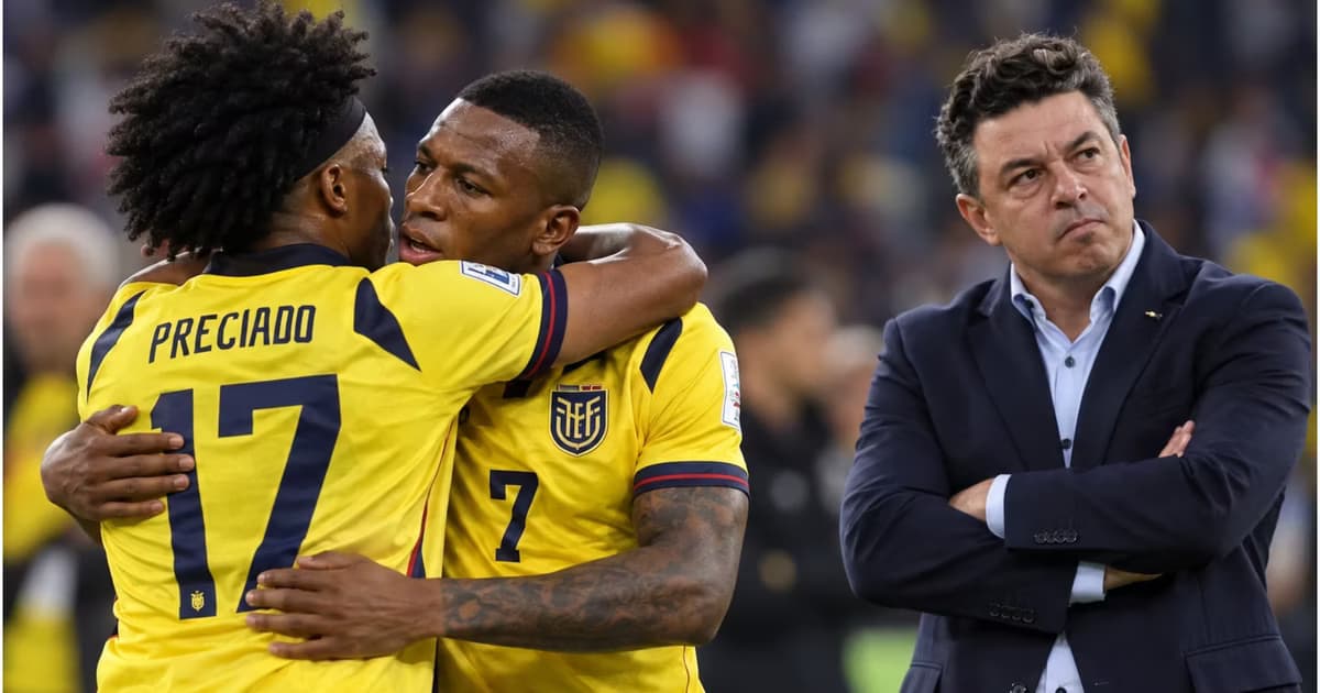 Ángelo Preciado, Pervis Estupiñán y Marcelo Gallardo en la TRI