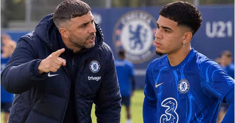 Chelsea pierde la paciencia con Kendry Páez: su entrenador Sub-21 cuestiona su rendimiento