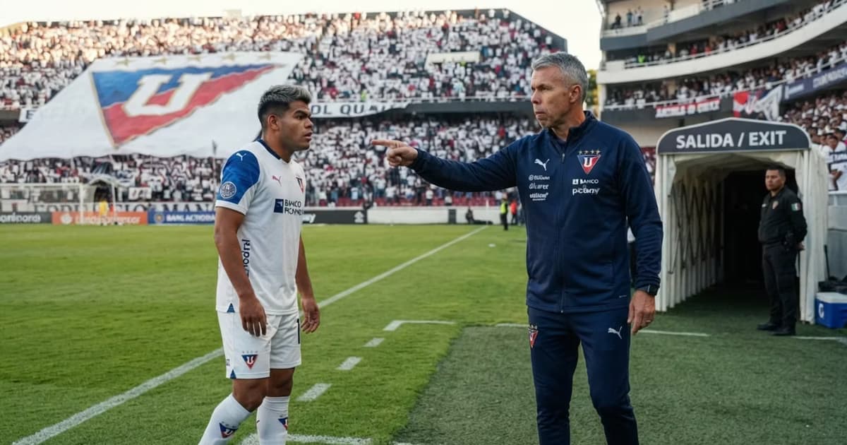 Gustavo Alvarez y Rodney Redes en LDU