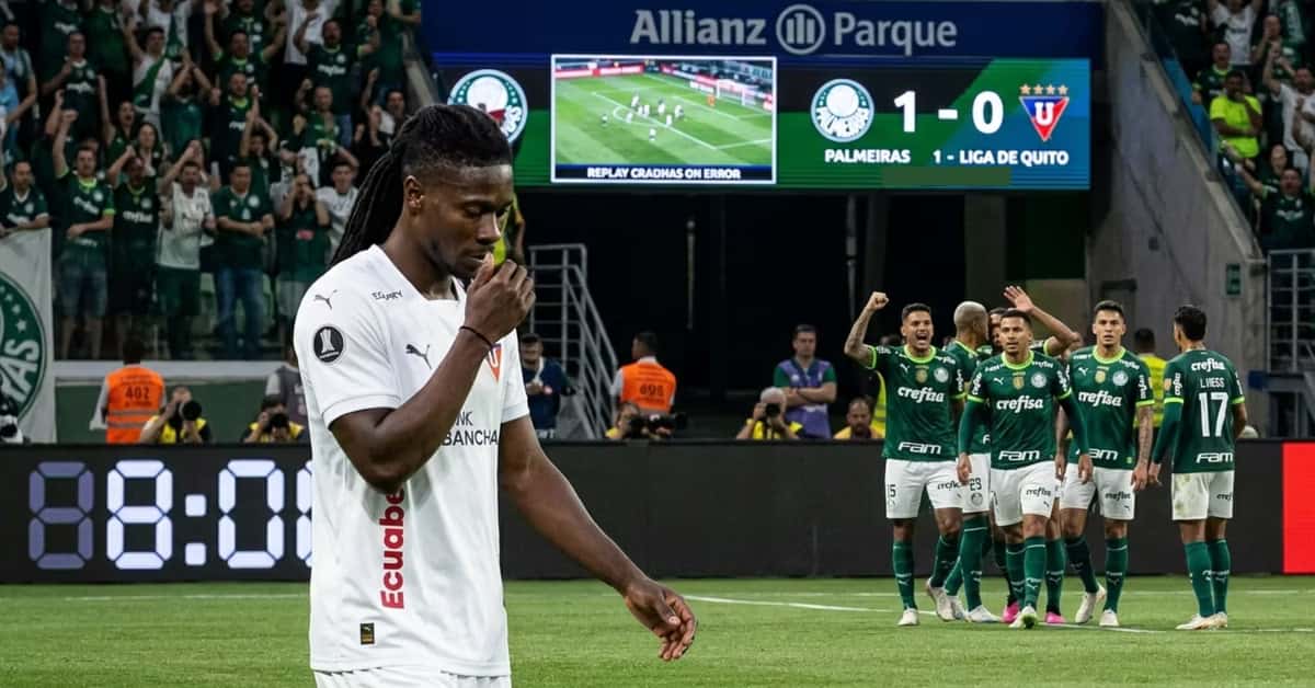Ricardo Adé en la derrota de LDU