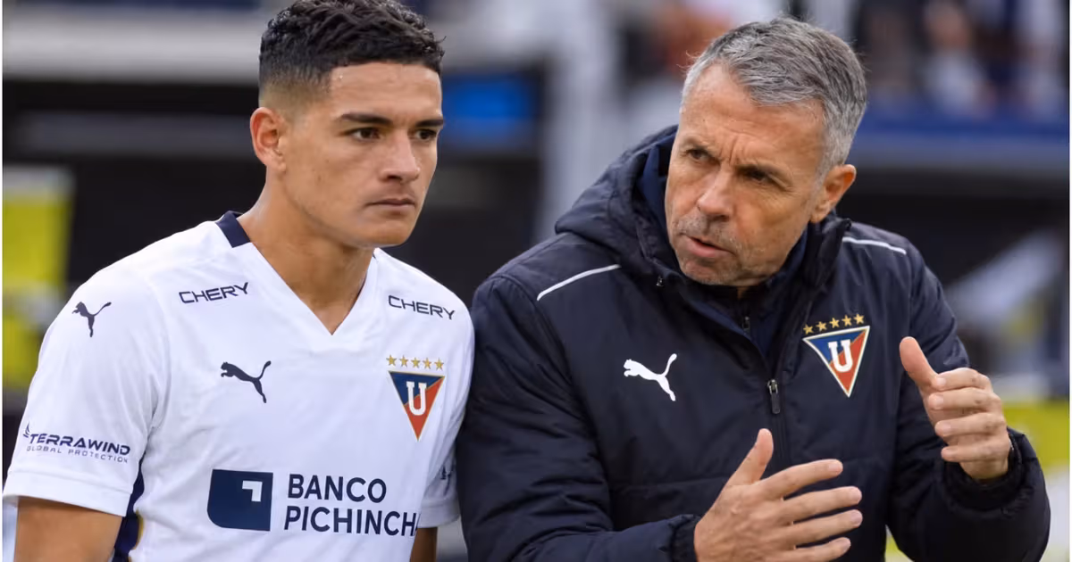 Alexander Alvarado y Gustavo Álvarez en LDU