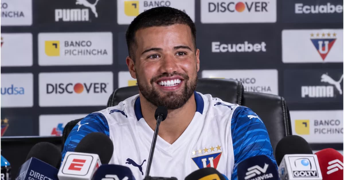 Marcelo Weigandt ante los medios