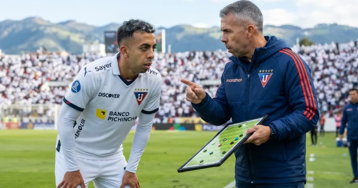 Lucas Rodríguez y Gustavo Alvarez en LDU