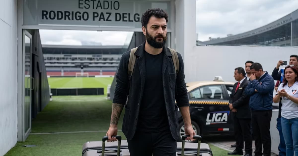 Gian Franco Allala saliendo de LDU