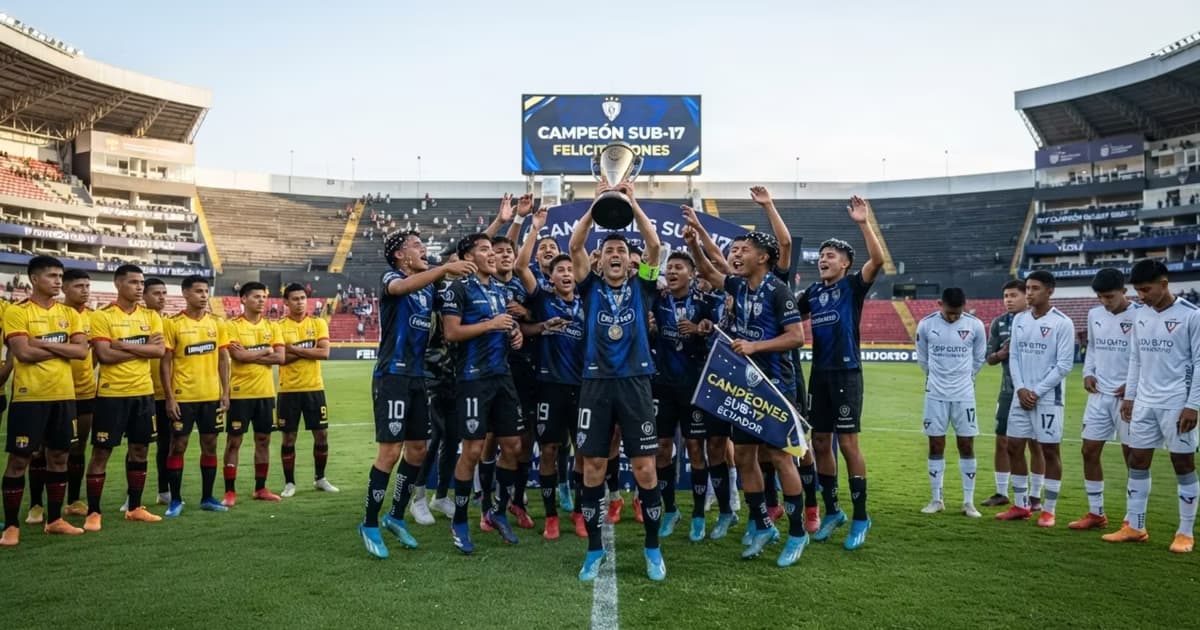 IDV sub 17 celebrando un título