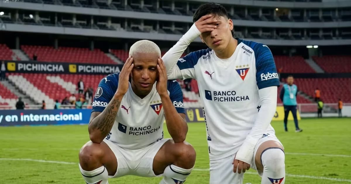 Deyverson y Alejandro Tobar con LDU