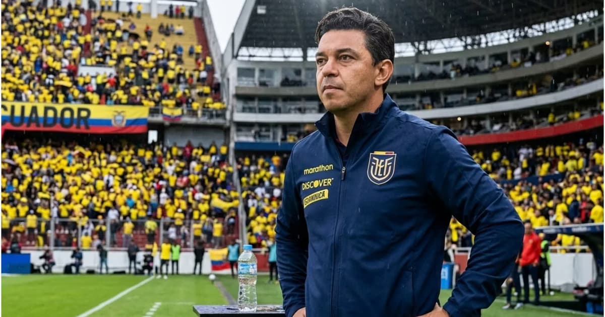 Marcelo Gallardo dirigiendo a Ecuador